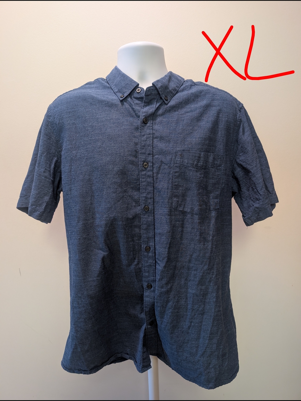 Hurley Men's Button-Down Short Sleeve Shirt in Dark Blue